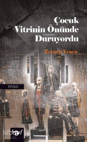 Çocuk Vitrinin Önünde Duruyordu - 1